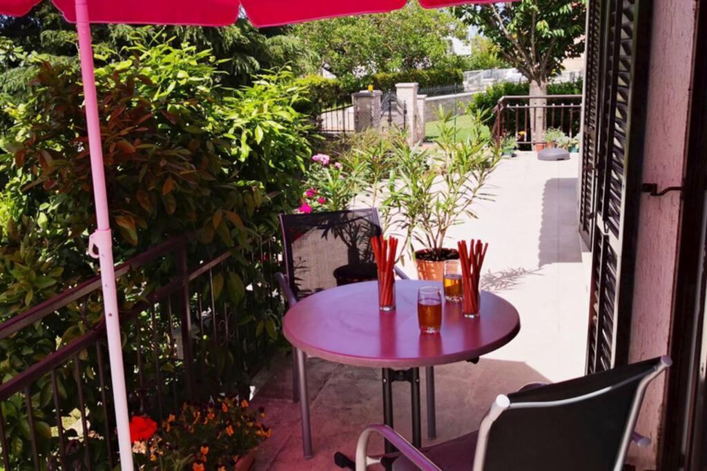 Apartment Vesna For 2, Free Parking And Wi-Fi Pula Exteriör bild